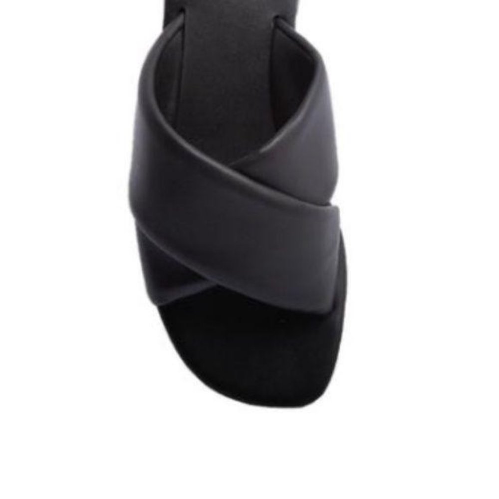 !! NEW !! Criss Cross Padded Slide Sandals in Black - Picture 3 of 6